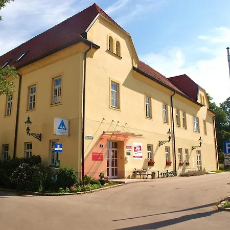 Junges Tulln - Noe Jugendherbergswerk Hostel *