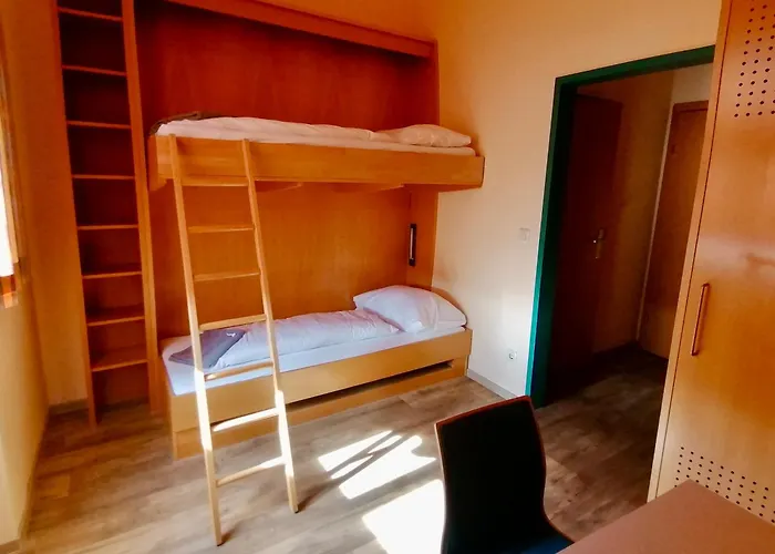 Junges Tulln - Noe Jugendherbergswerk * Tulln An Der Donau